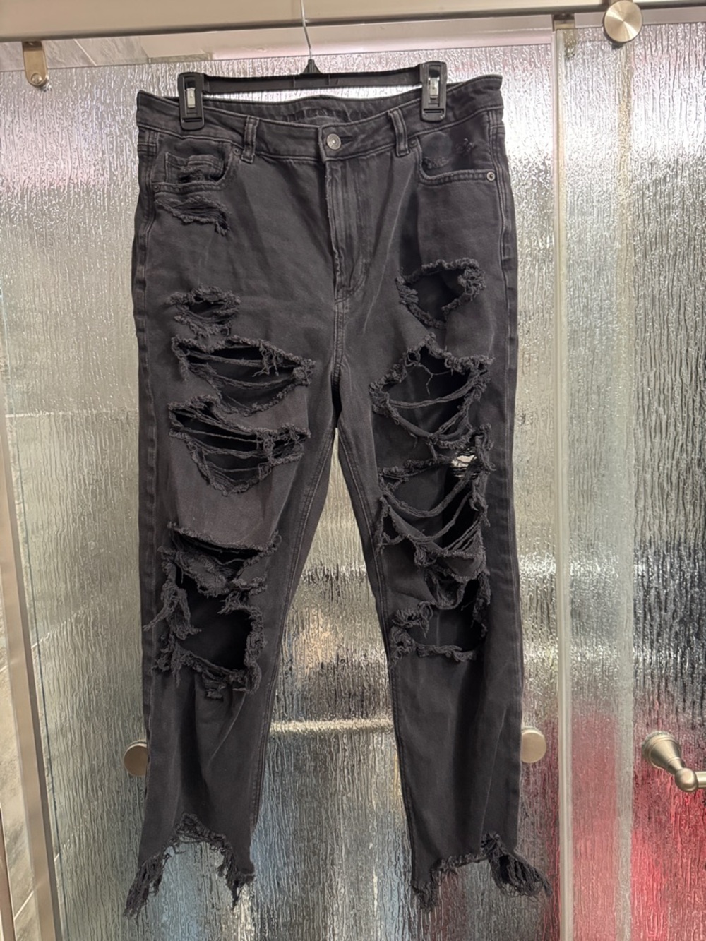 American Eagle Strigid Destroyed Jeans - Picture 4 of 6